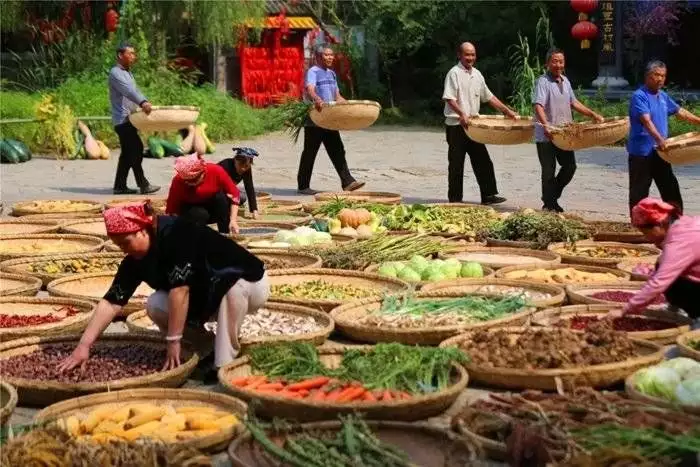 国庆中秋双节同庆，竹泉村·红石寨逍遥游好玩加倍